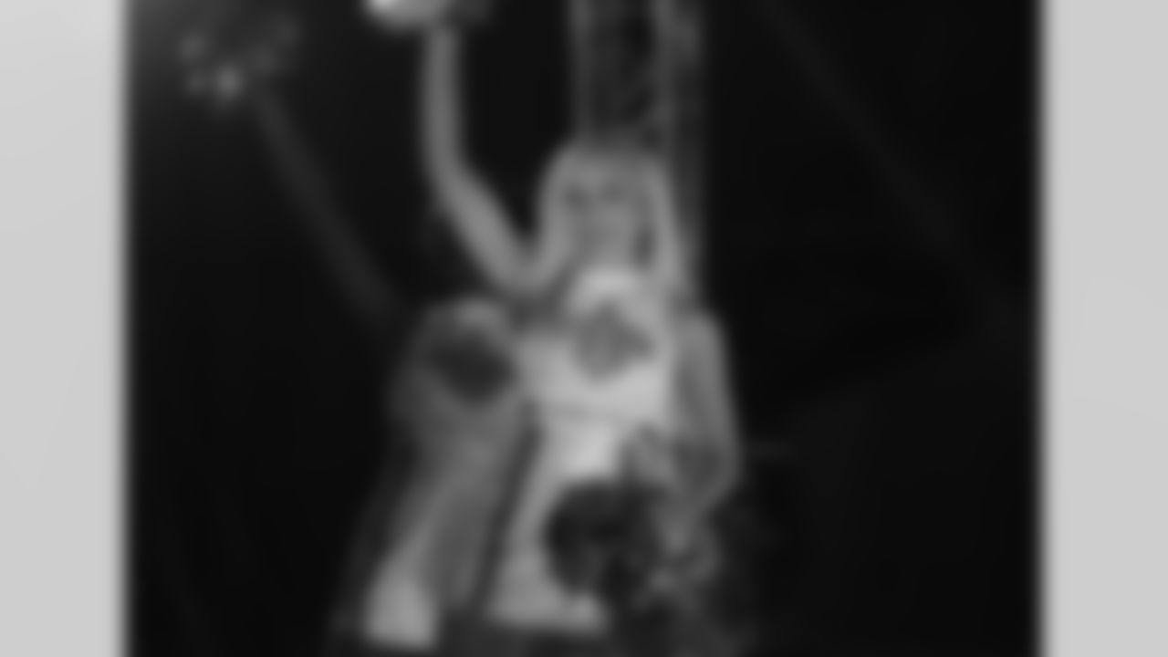 Gallery_Faces_Saintsations_Bekah010419_09