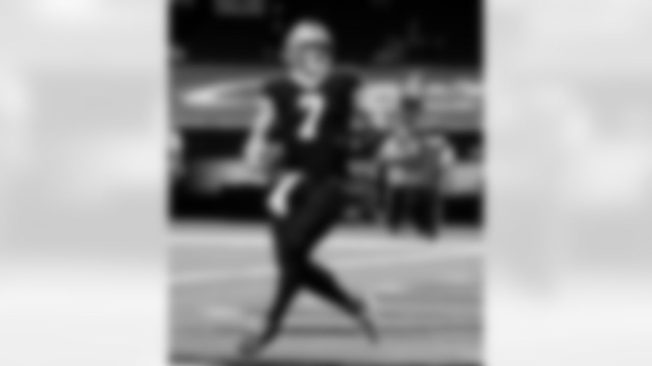 Game action photos from the New Orleans Saints vs. Atlanta Falcons matchup in Week 11 of the 2020 NFL season.