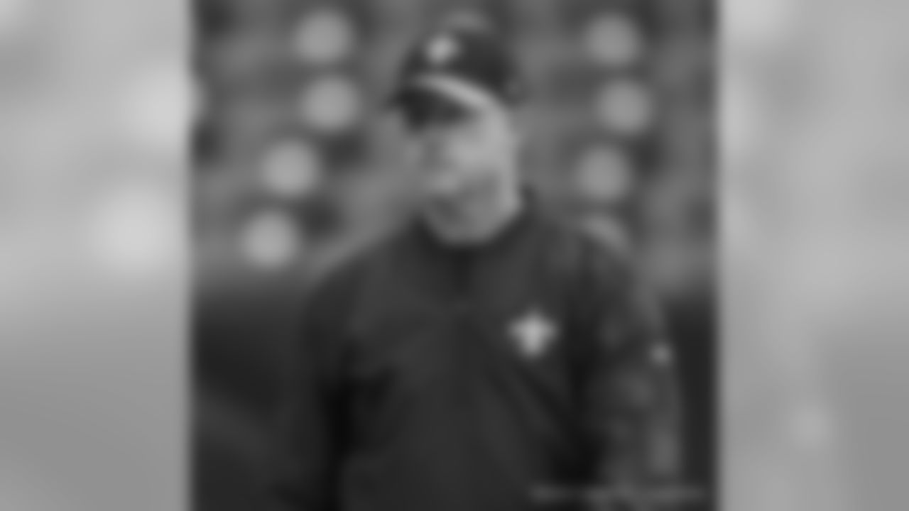 Take a look at offensive line coach Dan Roushar in action as we highlight the New Orleans Saints coaching staff on the sidelines.