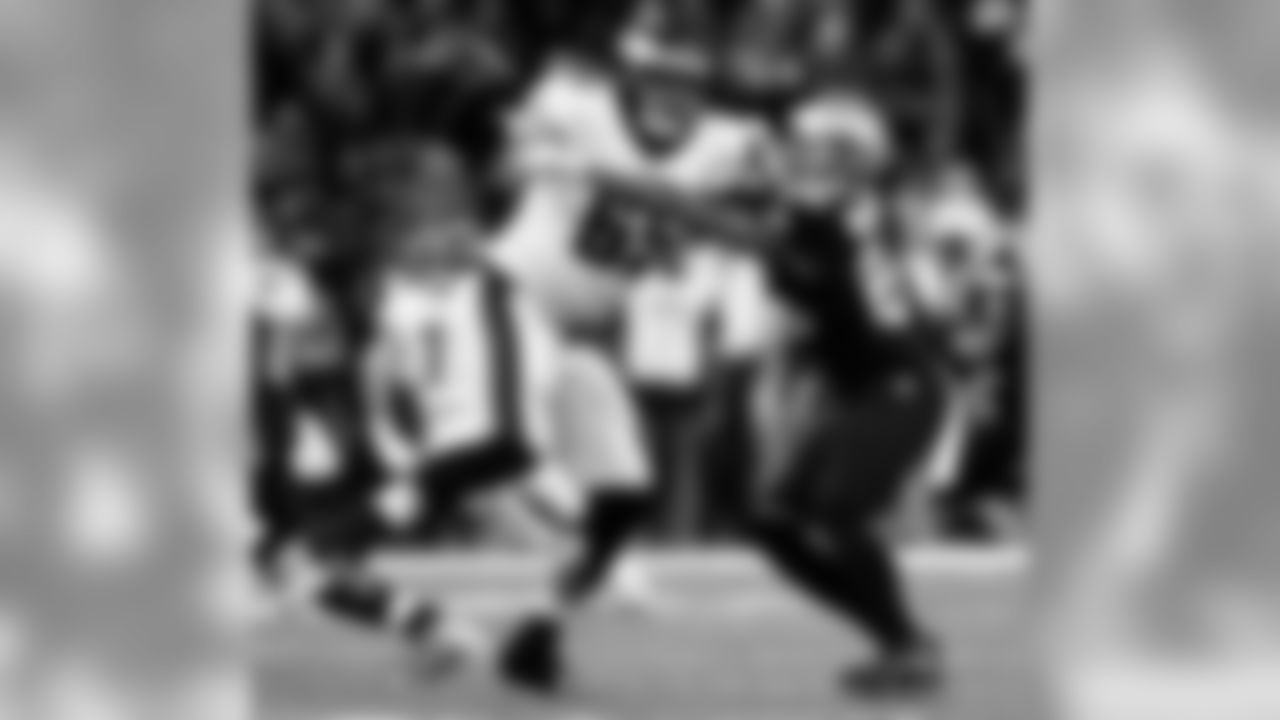 Saints 20 - Eagles 14 (W)
Divisional Game
Michael C. Hebert