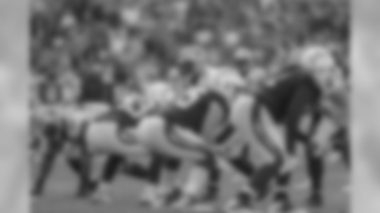 Gallery-saints-chargers-psgame3-2560x1440-2574