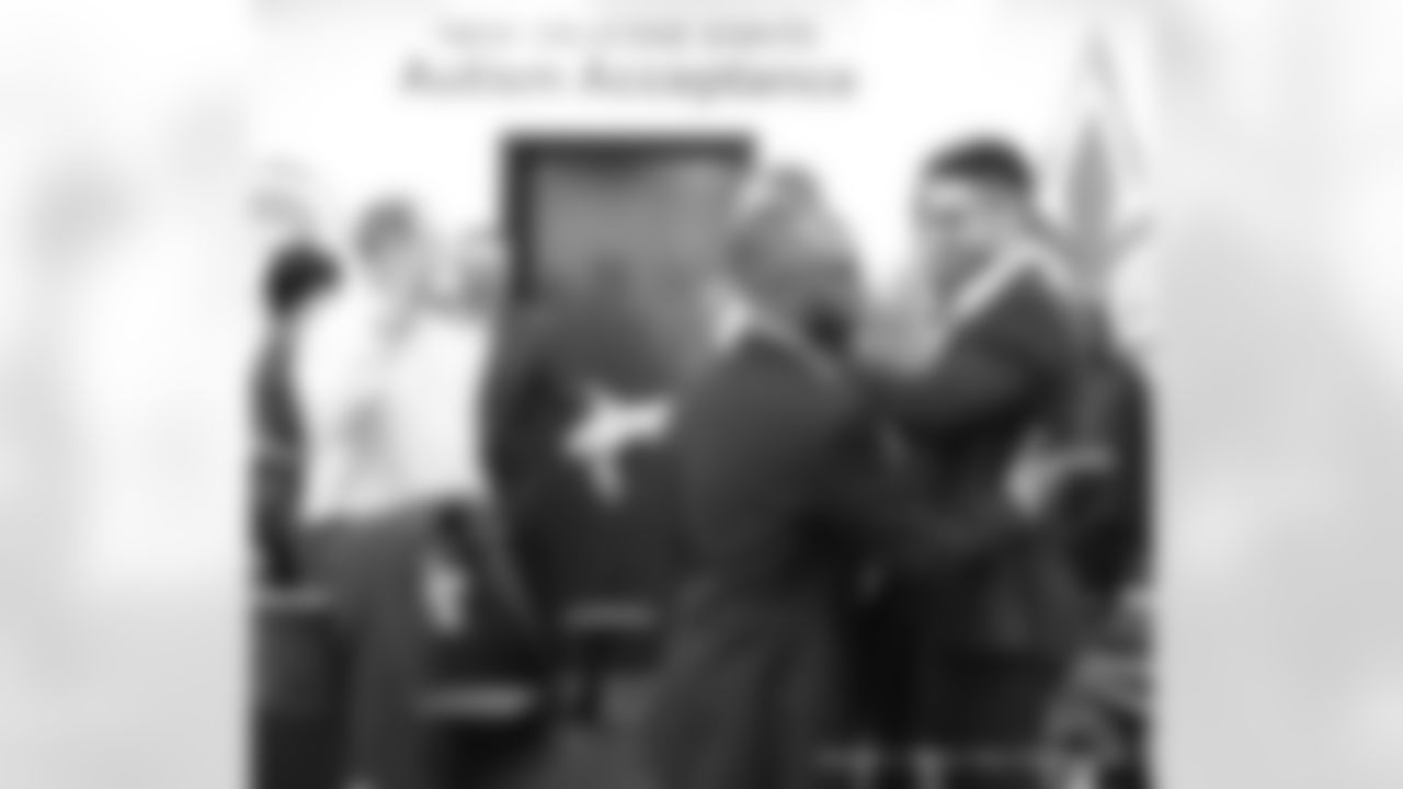 Gallery-saints-draft-2023-day-1-media-room-04272023-55