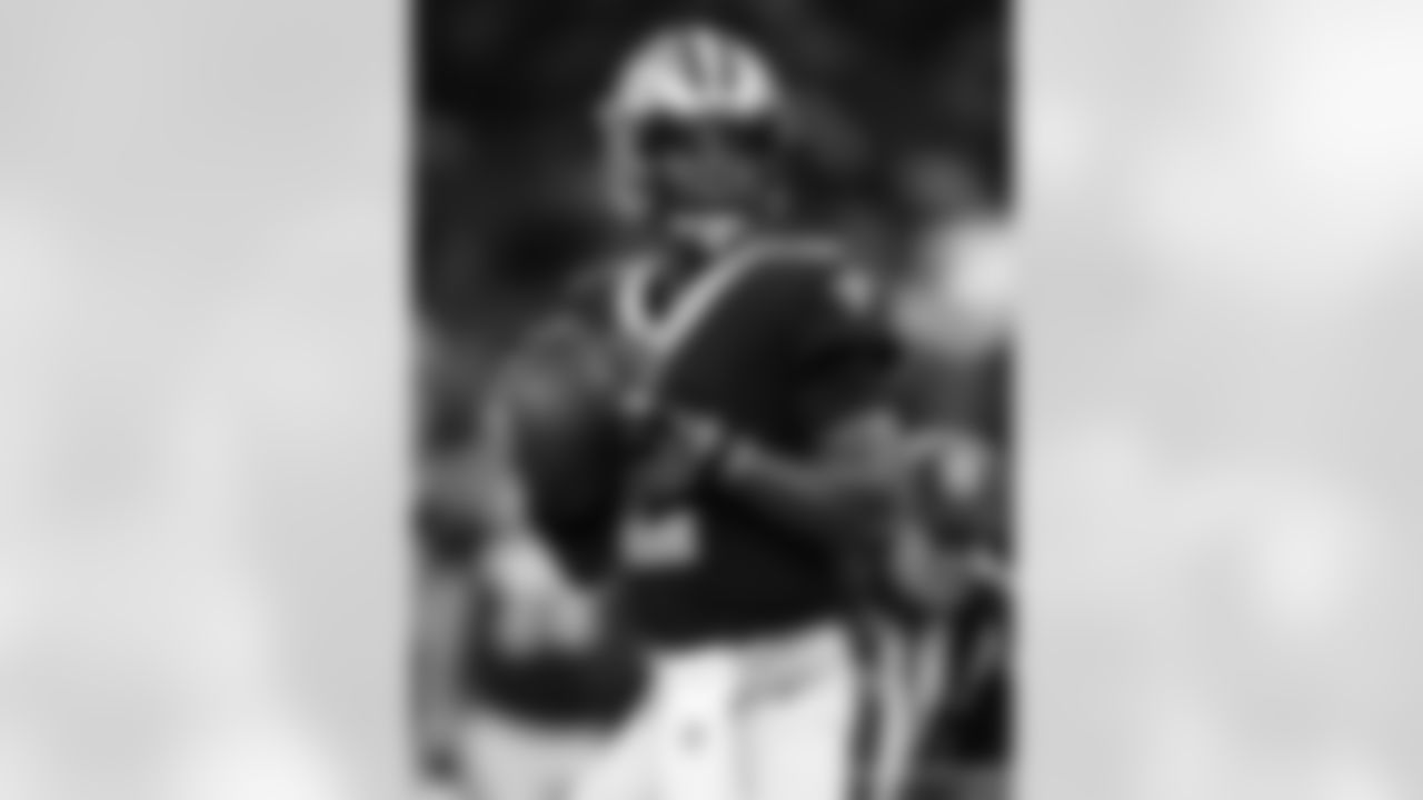 New Orleans Saints quarterback Jameis Winston in action during their 2022 Preseason Week 3 game against the Los Angeles Chargers.