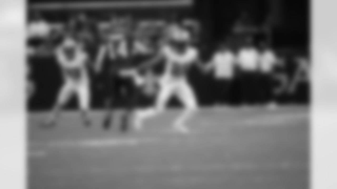 Check out photos of New Orleans Saints cornerback Bradley Roby in action during the 2021 NFL season.