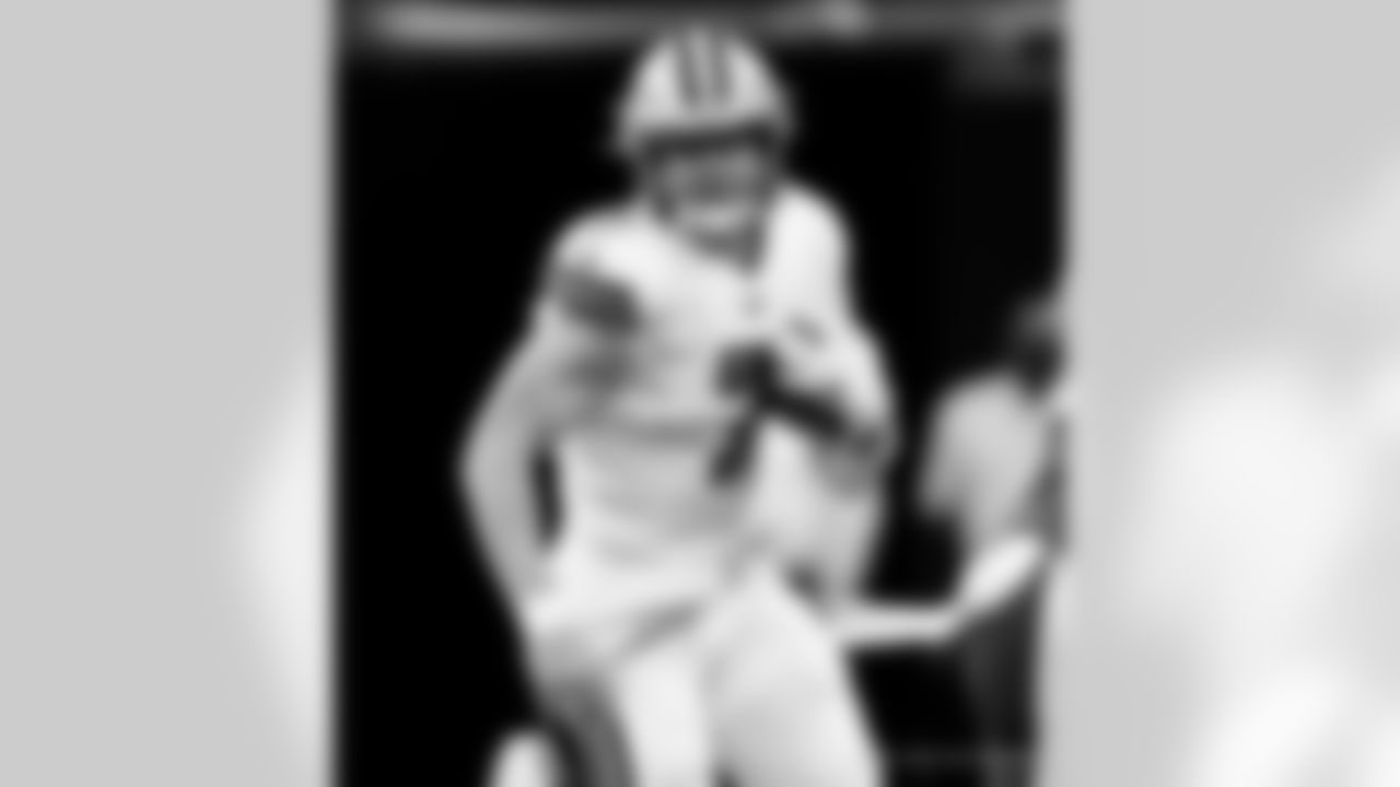 Game action photos from the New Orleans Saints vs. Minnesota Vikings matchup on Christmas Day in Week 16 of the 2020 NFL season.