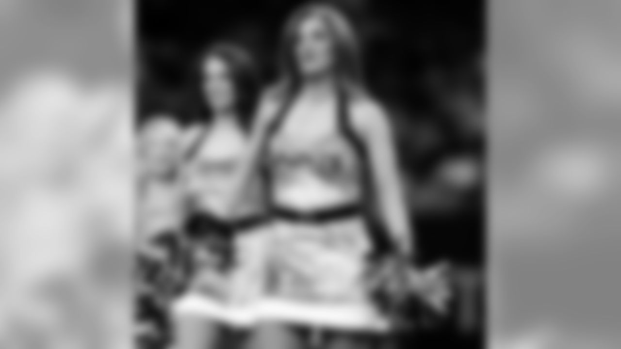 Gallery_Faces_Saintsations_Megan_011819_10