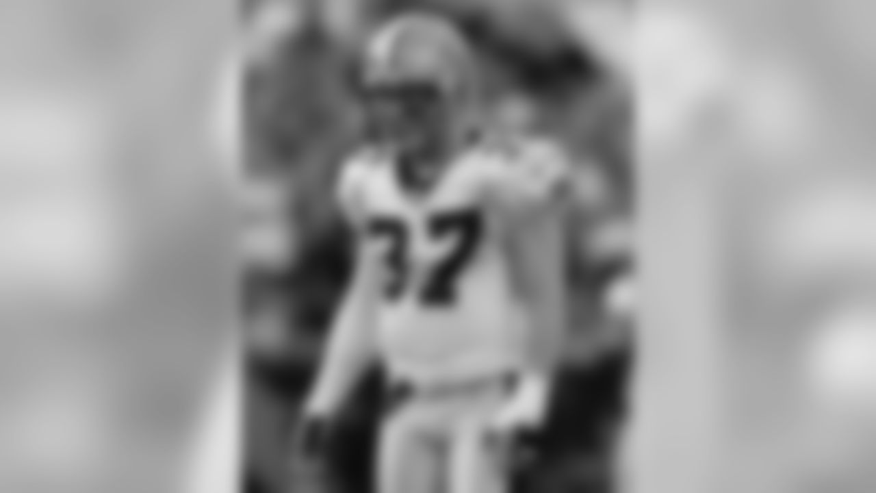In honor of his birthday, we celebrate with a look at legend Steven Gleason and his years on and off the field with the New Orleans Saints.