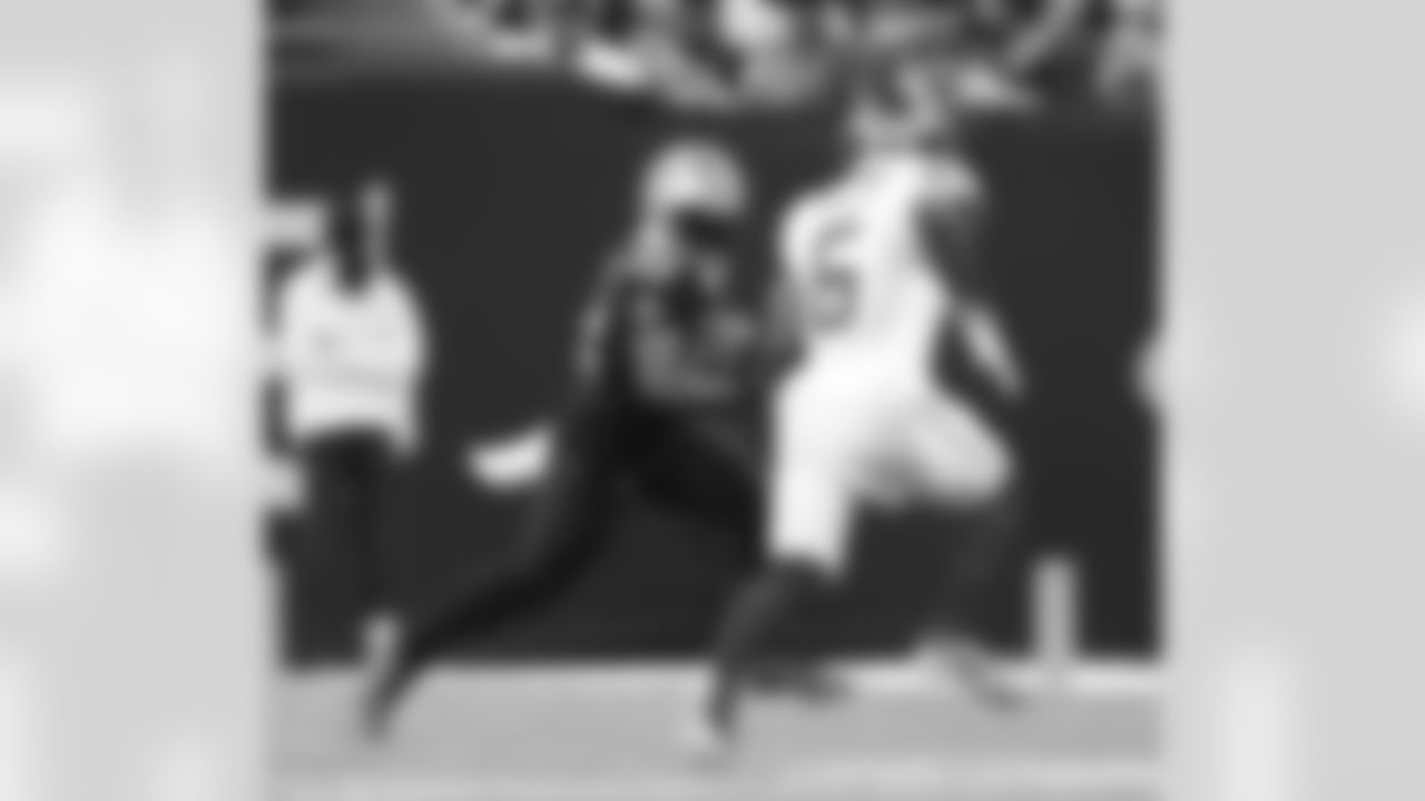 New Orleans Saints running back Mark Ingram in action during their 2022 Week 5 game against the Seattle Seahawks.