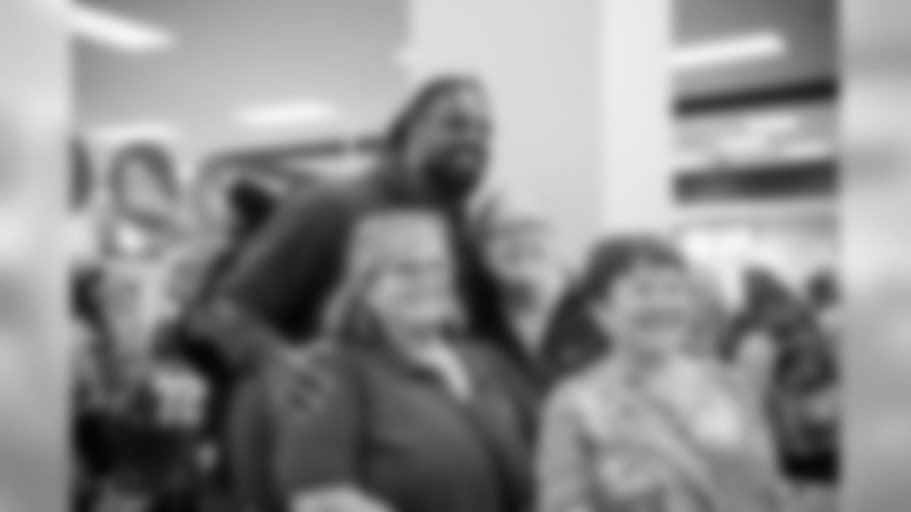 Gallery_BackPackGiveAway_CamJordan_TArmstead_08201906