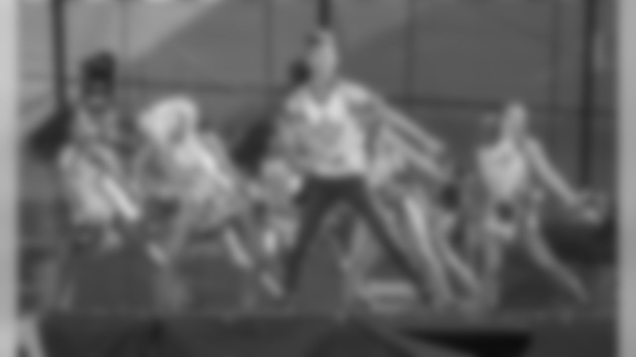 Gallery-fans-champions-square-1440-256-_0228