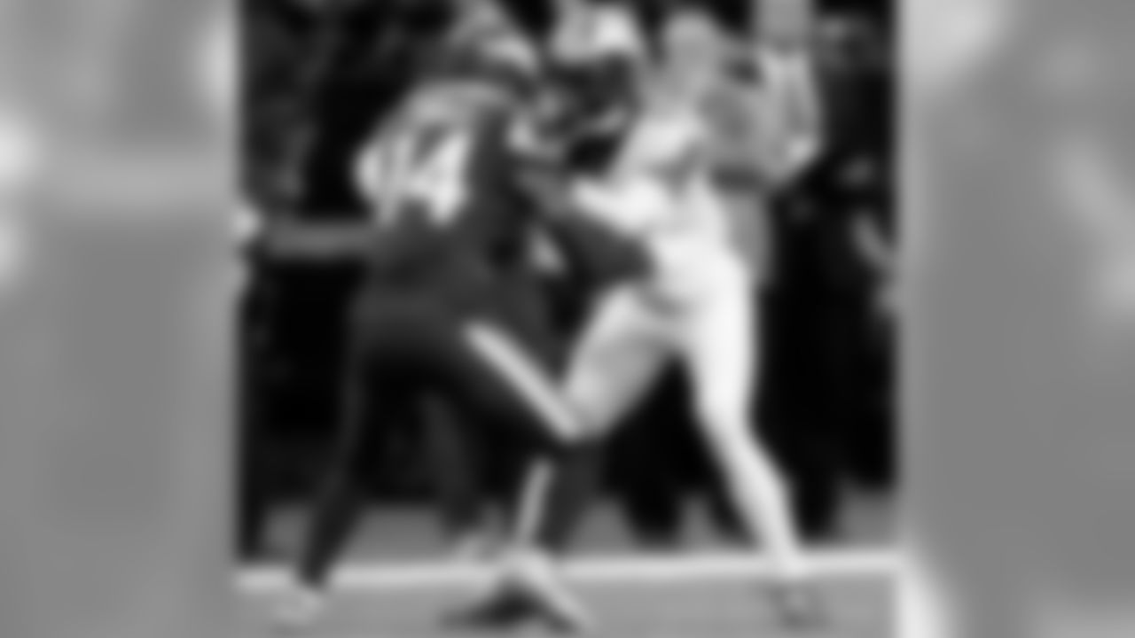 The New Orleans Saints and Minnesota Vikings battle it out in the Wild Card matchup at the Mercedes-Benz Superdome.