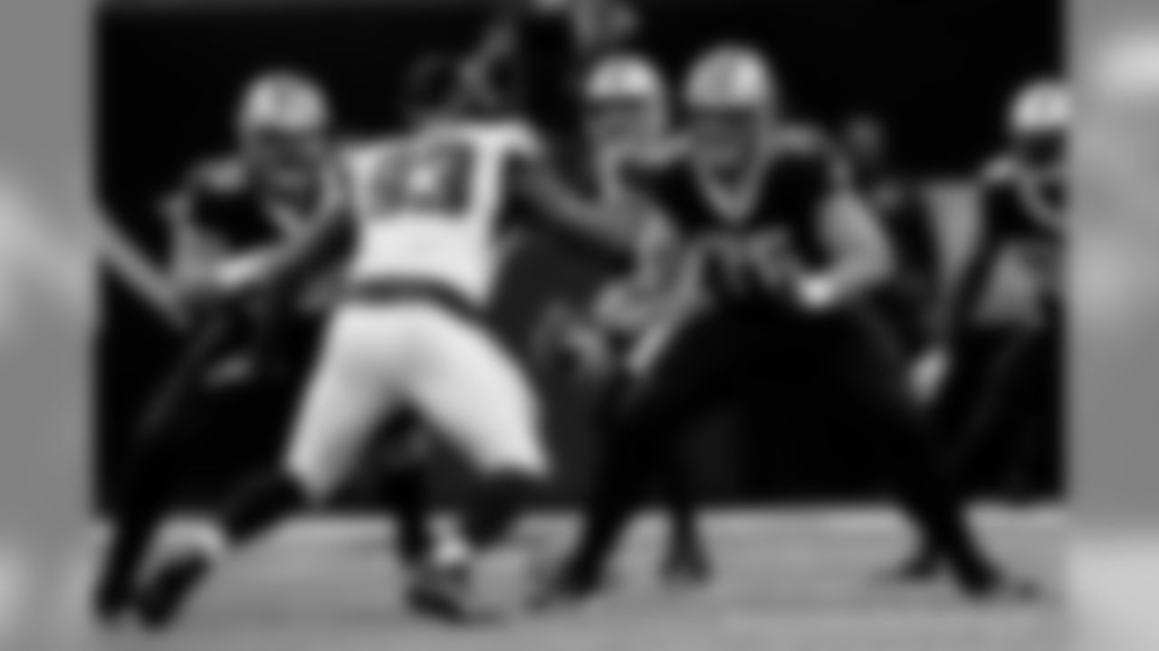 Check out photos of the on-field action between the New Orleans Saints and Atlanta Falcons in Week 10 of the 2019 NFL season.