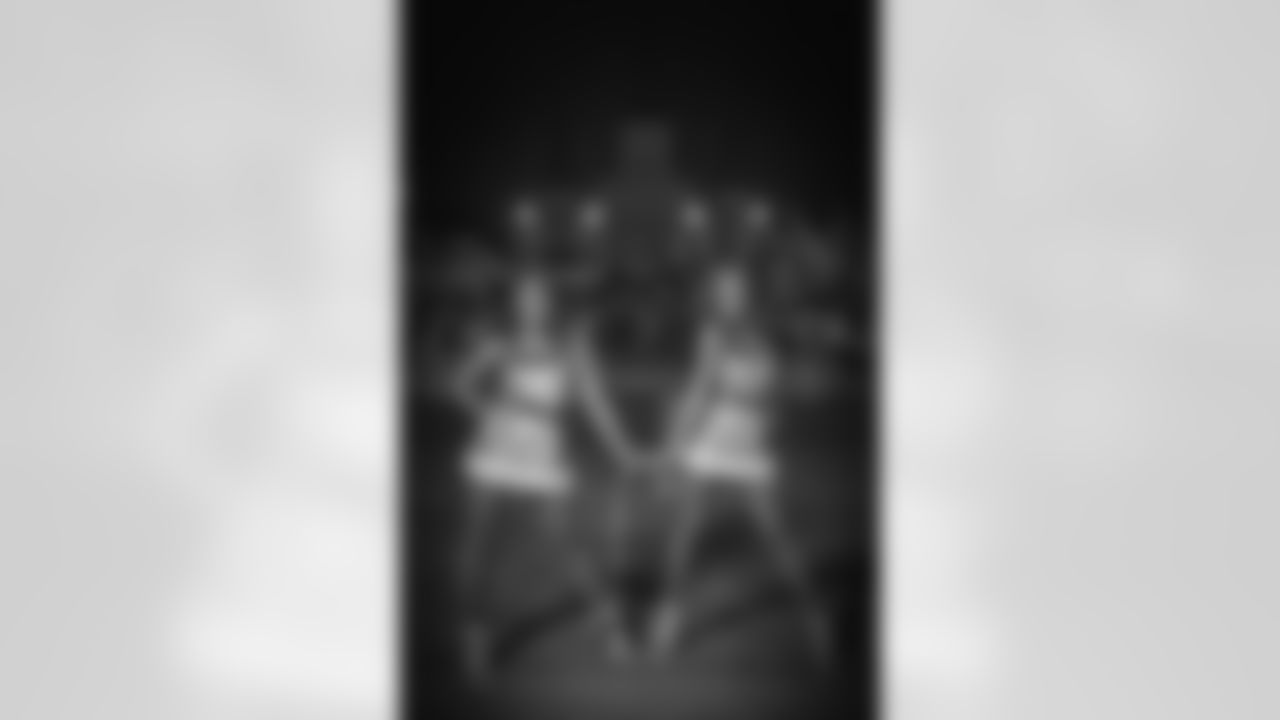 Gallery_Faces_Saintsations_indya010419_12