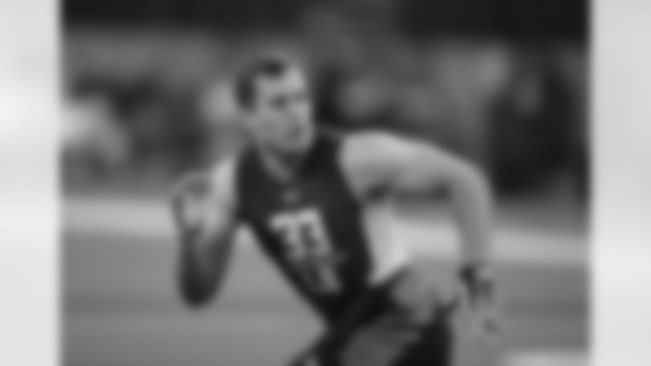 LB Joe Schobert