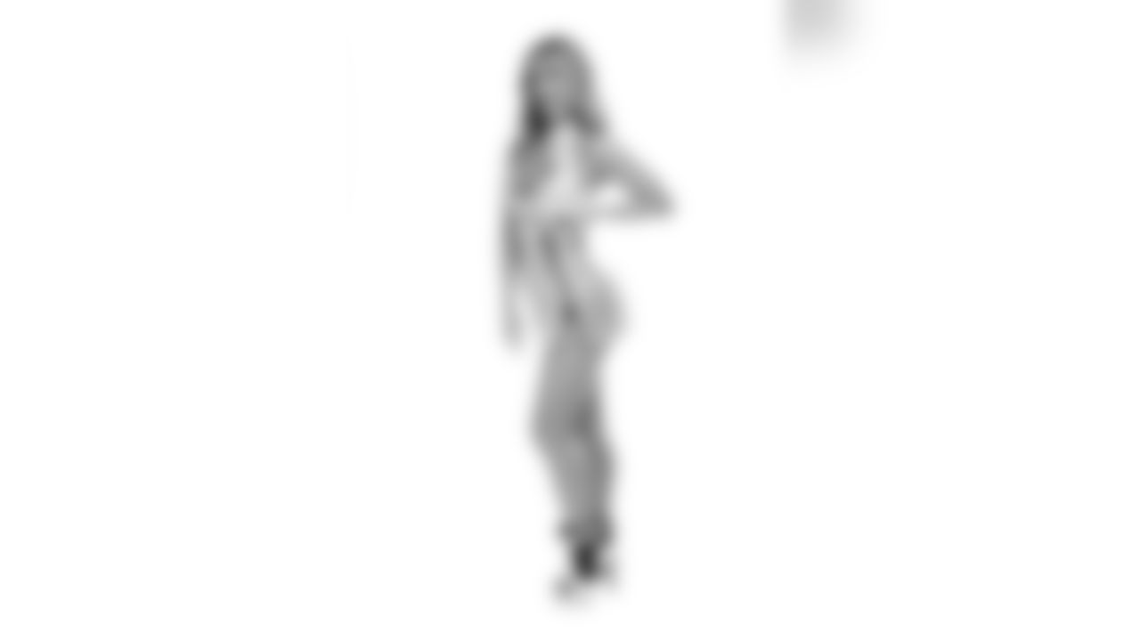 Gallery_Faces_Saintsations_Katie010419_21