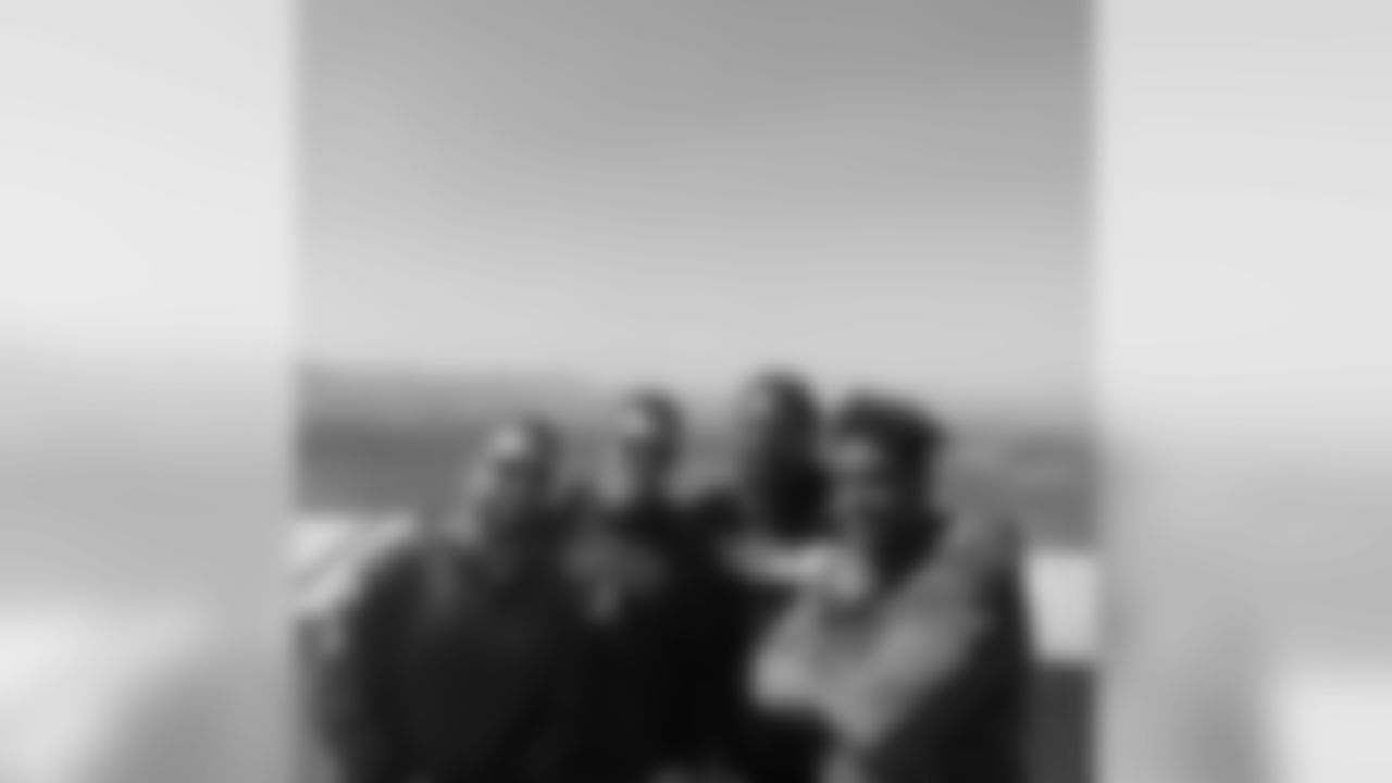 Cameron Jordan: Yesterday was amazing to be that close to N.korea border, To our troops thank you for all that you do, this Tank tho. I wanna drive next #Salutetoservice
