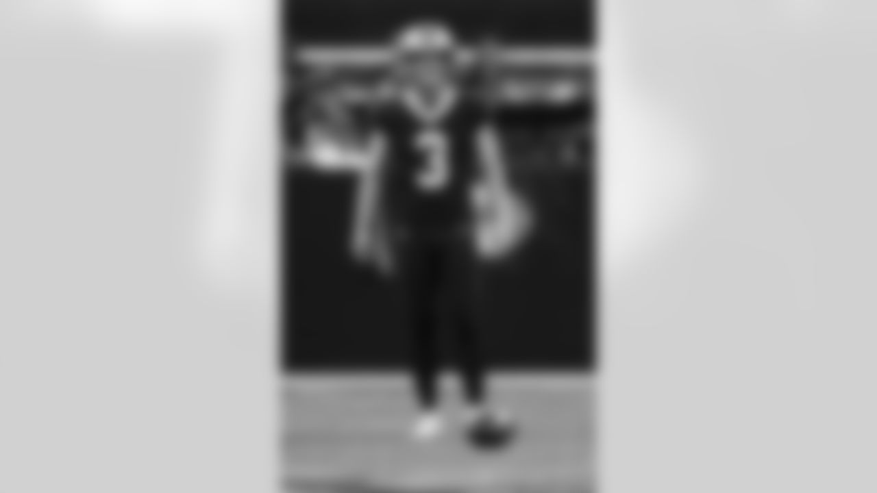 New Orleans Saints kicker Wil Lutz (3) in action during their 2022 Week 2 game against the Tampa Bay Buccaneers.