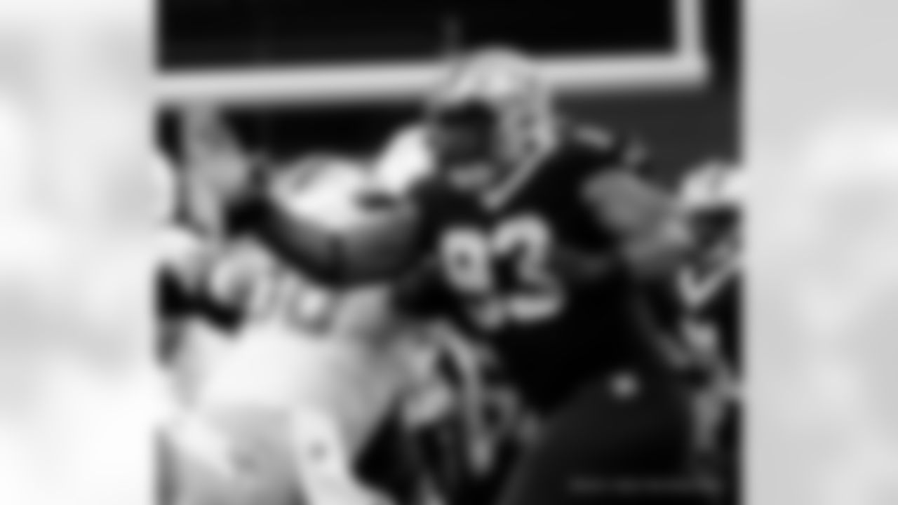 Game action photos from the New Orleans Saints vs. Los Angeles Chargers matchup in Week 5 of the 2020 NFL season.