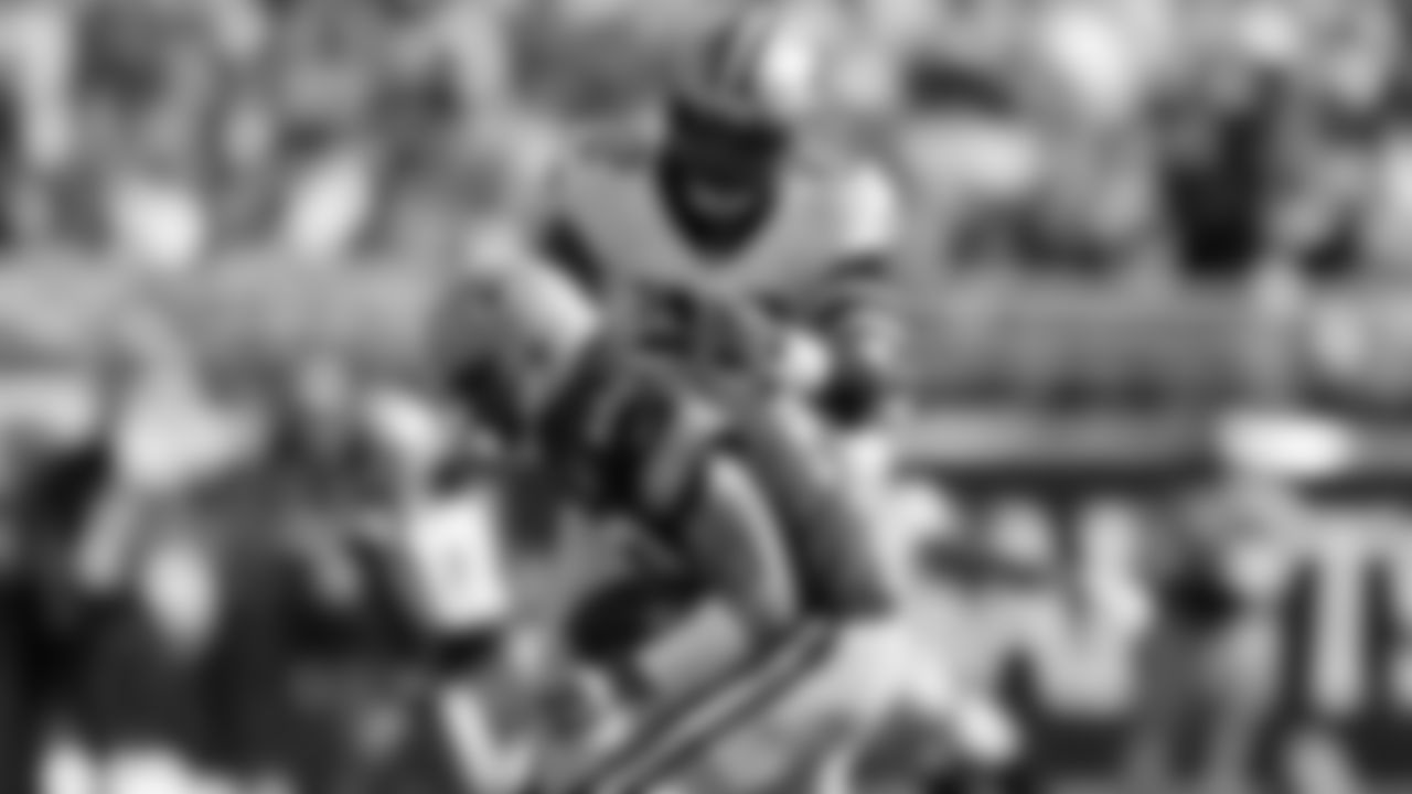 Check out photos of New Orleans Saints defensive end Marcus Davenport in action during the 2021 NFL season.