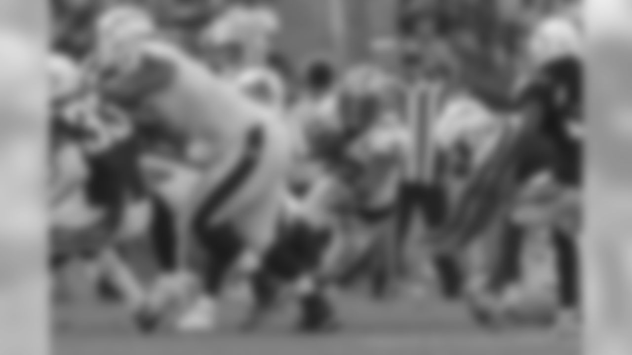 Gallery-saints-chargers-psgame3-2560x1440-2273