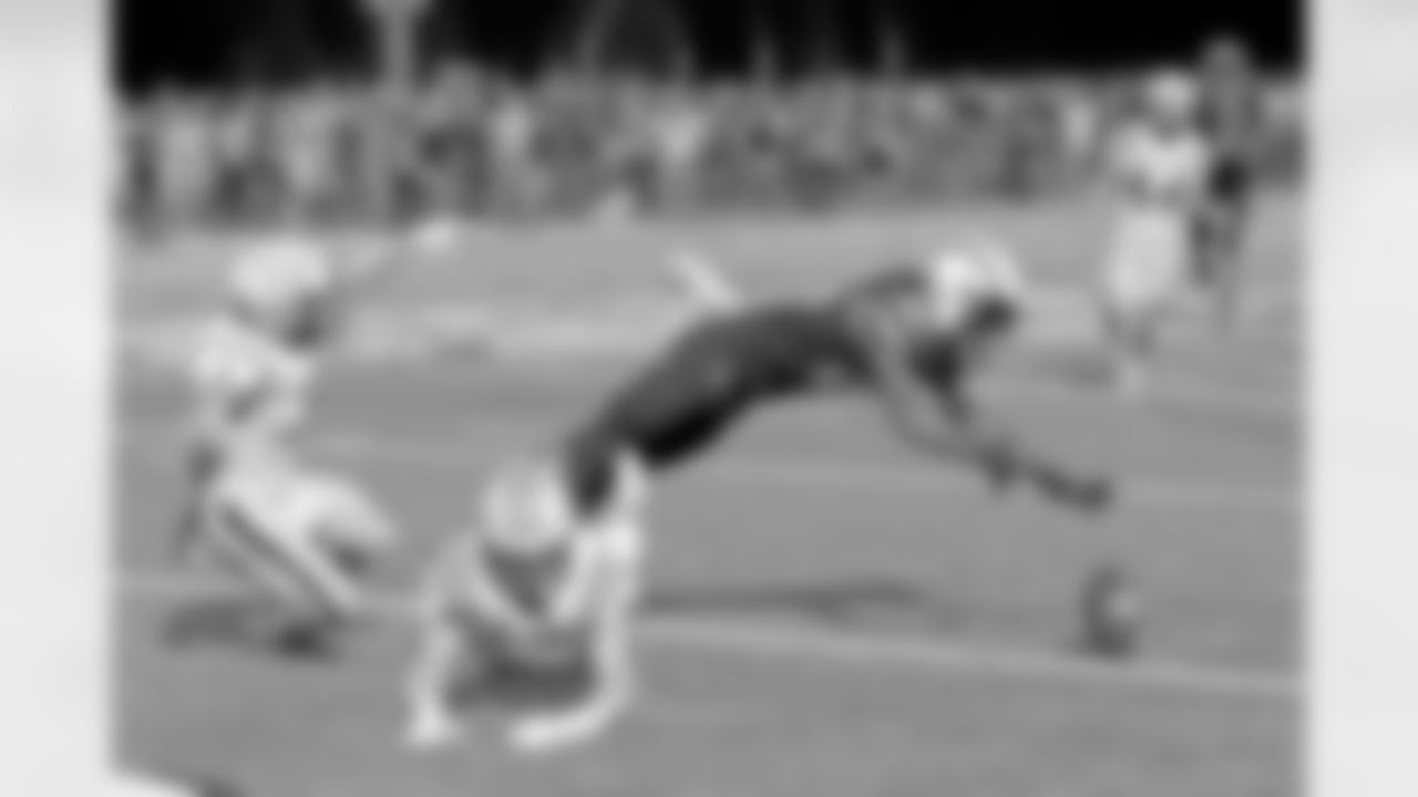 Rivals Lutcher and St. James faced off in the District 9-3A opener for the Sanderson Farms Louisiana High School Game of the Month. The visiting Lutcher Bulldogs jumped out to a 28-0 lead at halftime and held on for a 41-19 win to remain undefeated.