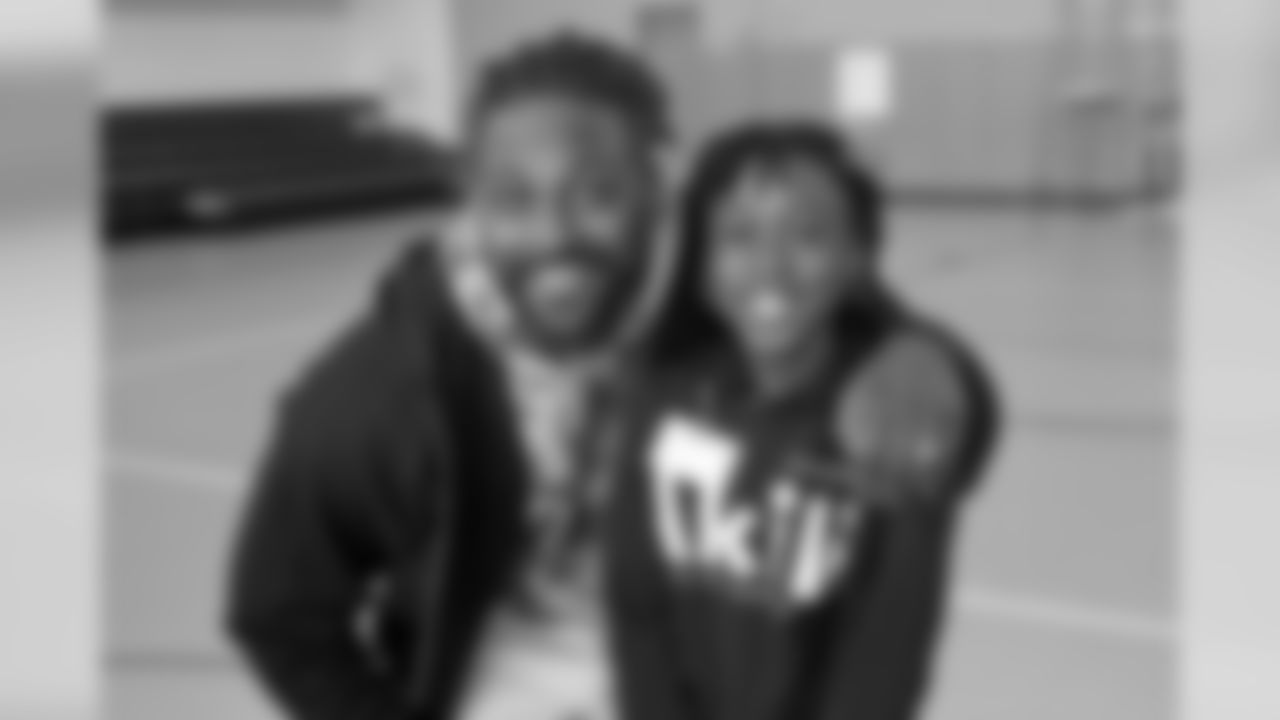 New Orleans Saints defensive end Cameron Jordan visited Akili Academy in New Orleans for a special literacy community event with students.