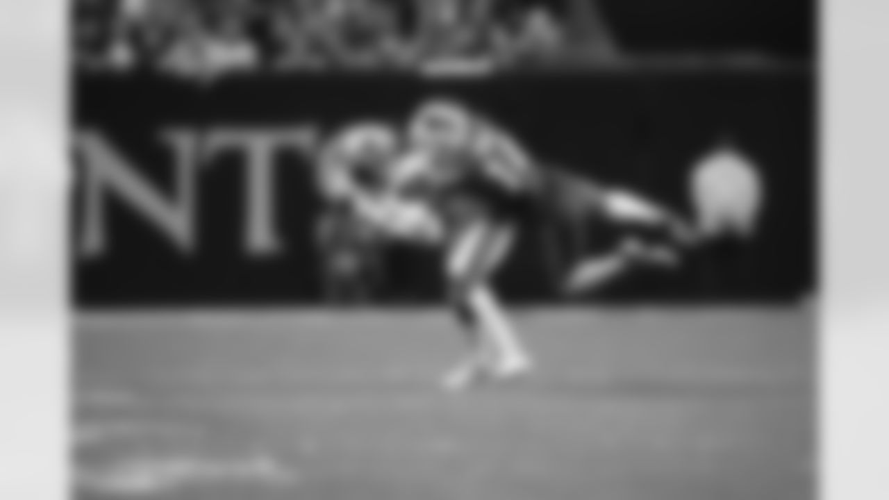 Check out photos of New Orleans Saints cornerback Bradley Roby in action during the 2021 NFL season.
