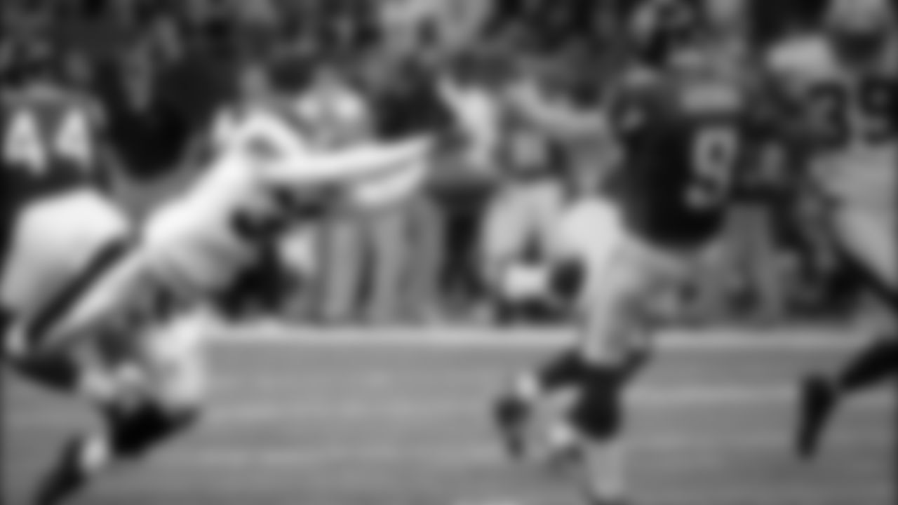 gleason-blocked-punt-falcons