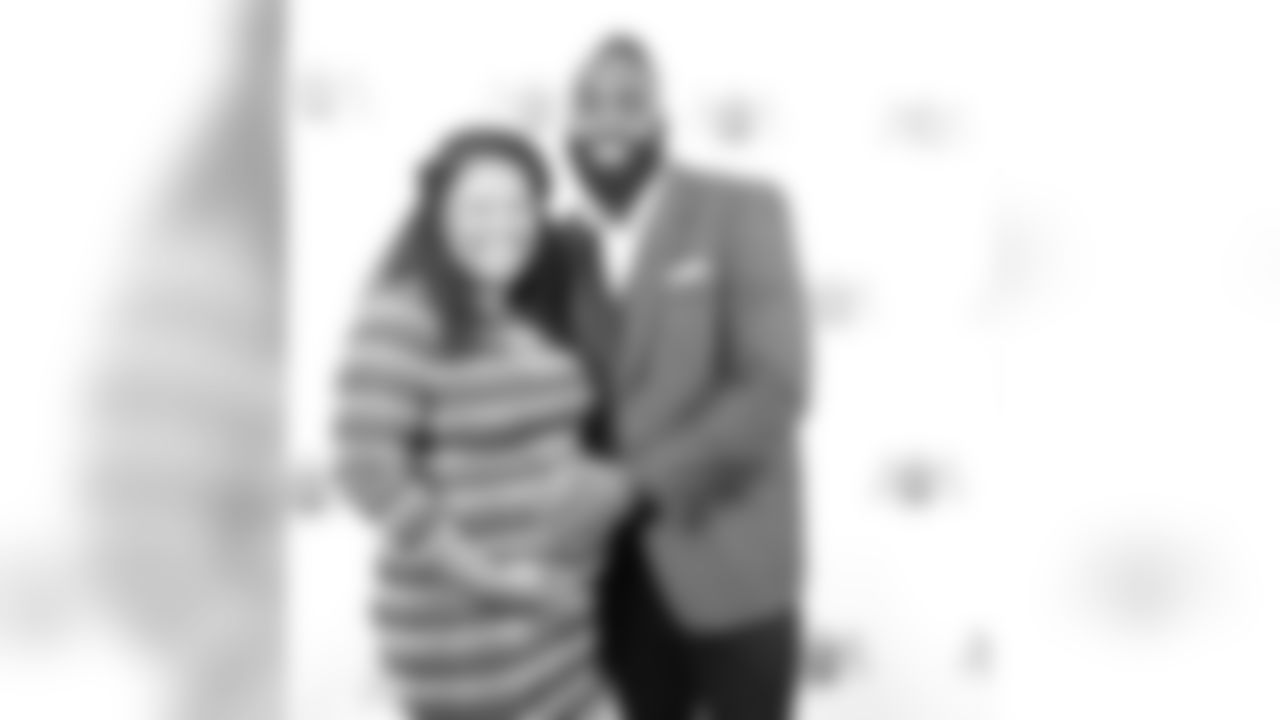 Demario Davis: My baby having my baby" -Tobe