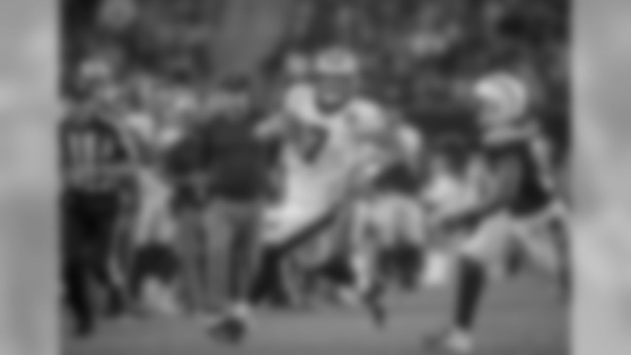 Gallery-saints-chargers-psgame3-2560x1440-3462