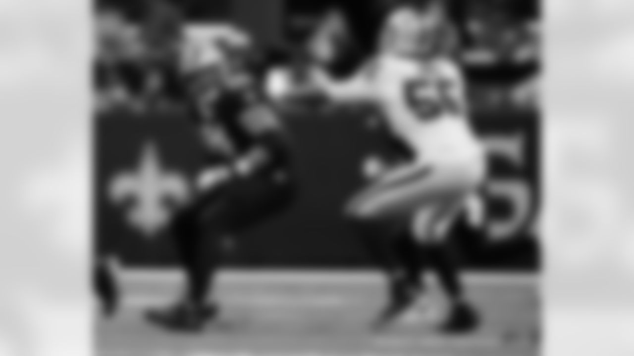 New Orleans Saints offensive lineman James Hurst in action during their 2022 Week 8 game against the Las Vegas Raiders.