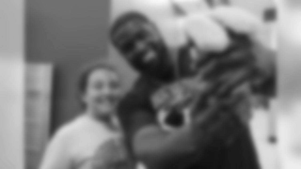 Gallery_BackPackGiveAway_CamJordan_TArmstead_08201939