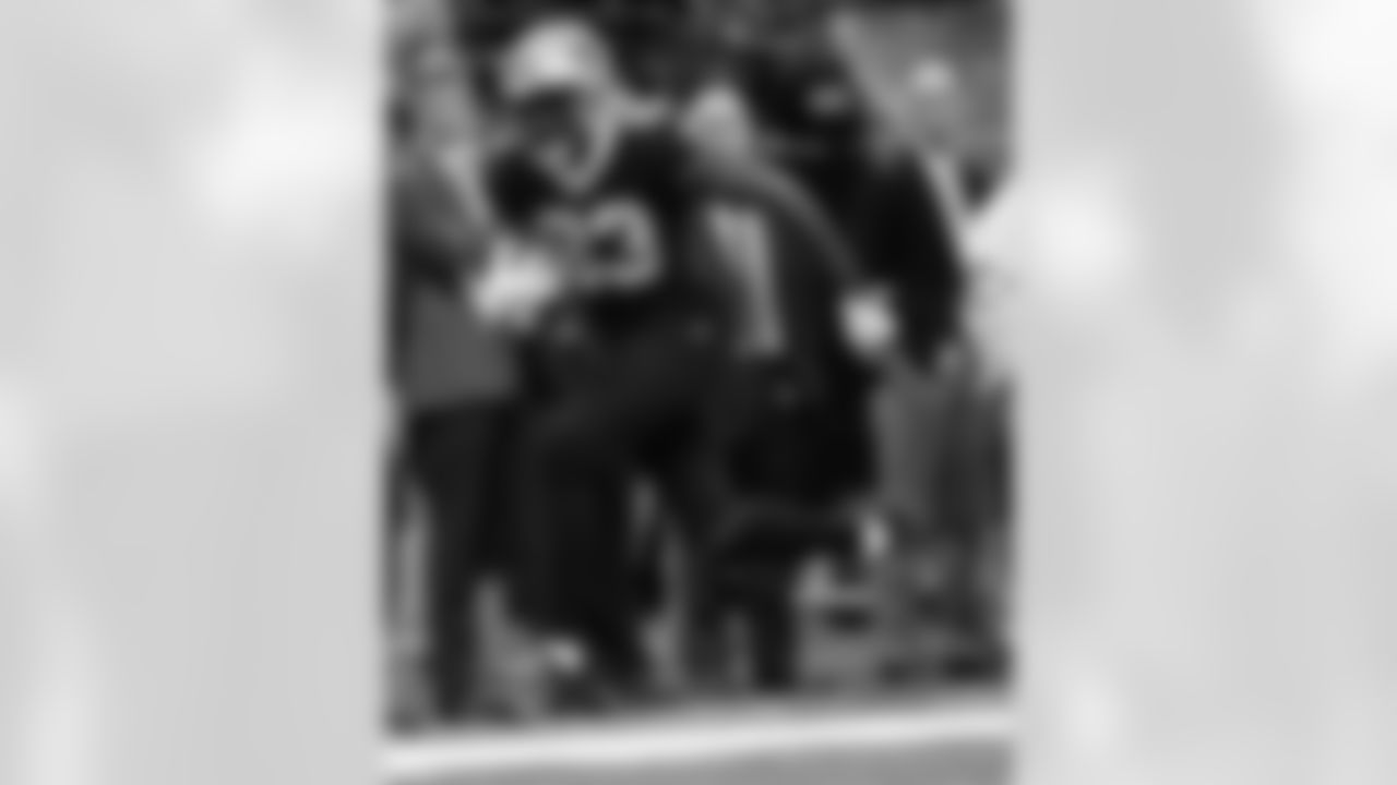 New Orleans Saints players in action during their 2022 Week 9 game against the Baltimore Ravens.