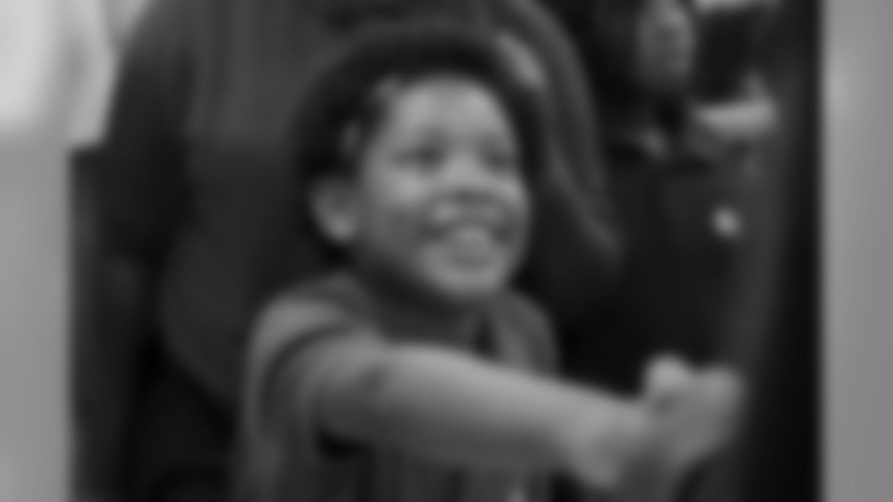 Gallery_BackPackGiveAway_CamJordan_TArmstead_08201922