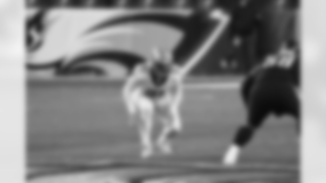 Game action photos from the New Orleans Saints vs. Philadelphia Eagles matchup in Week 14 of the 2020 NFL season.