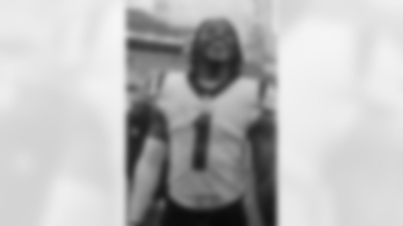 New Orleans Saints announced that they have signed with free agent defensive back Lonnie Johnson Jr. on Tuesday, March 21, 2023. Check out Lonnie in action with the Houston Texans and Tennessee Titans during his NFL career.