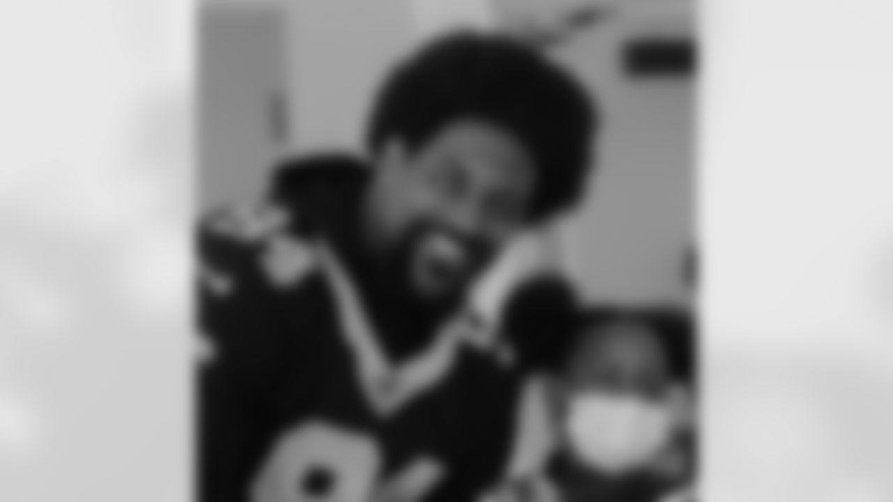 Gallery-Cam-Jordan-saints-literacy-visit-091322-0013