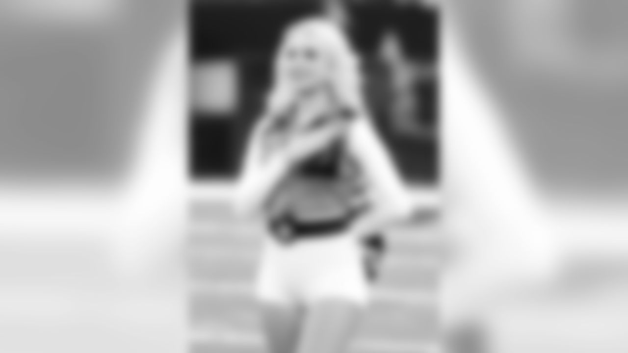 Gallery_Faces_Saintsations_Lauren_011819_12