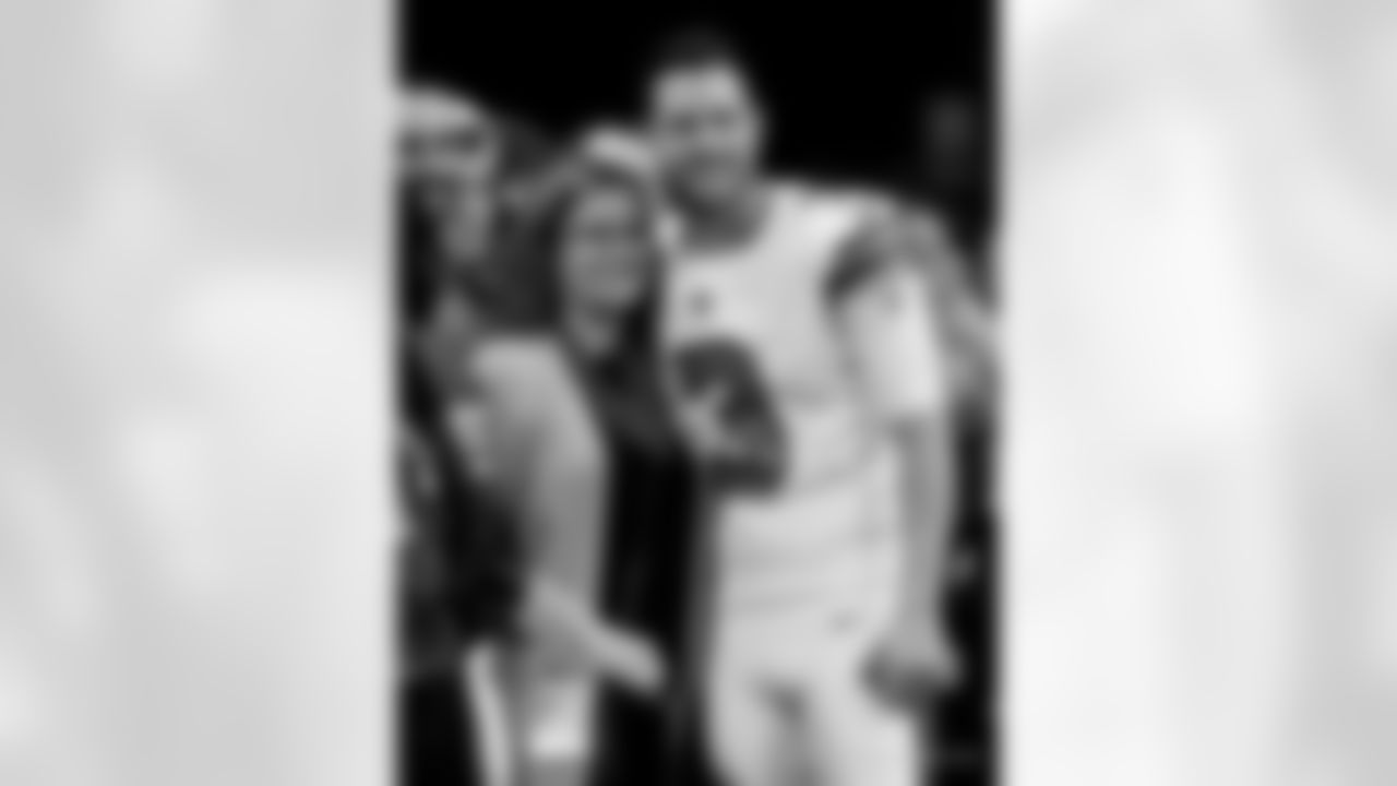 Pregame photos as the New Orleans Saints players' prepare for week 13 before taking on the Atlanta Falcons at Mercedes-Benz Stadium.