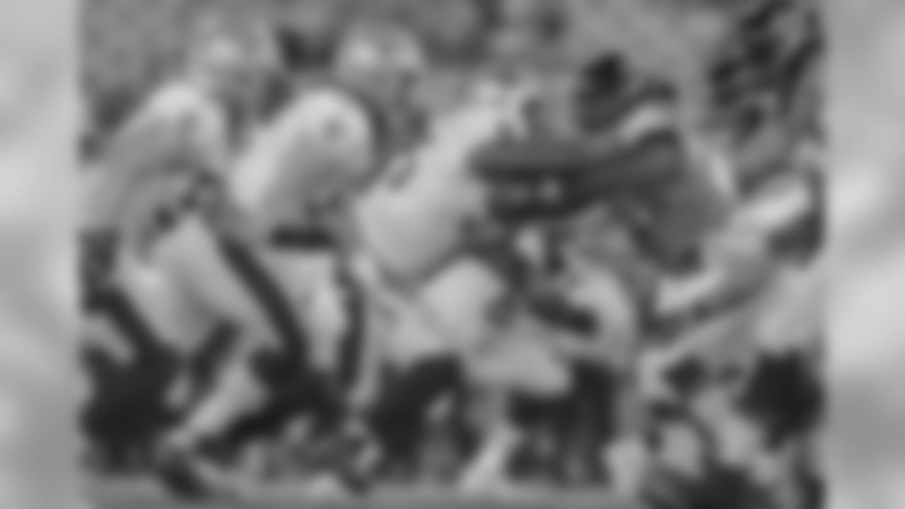Gallery-preseason-game1-2560x14402385