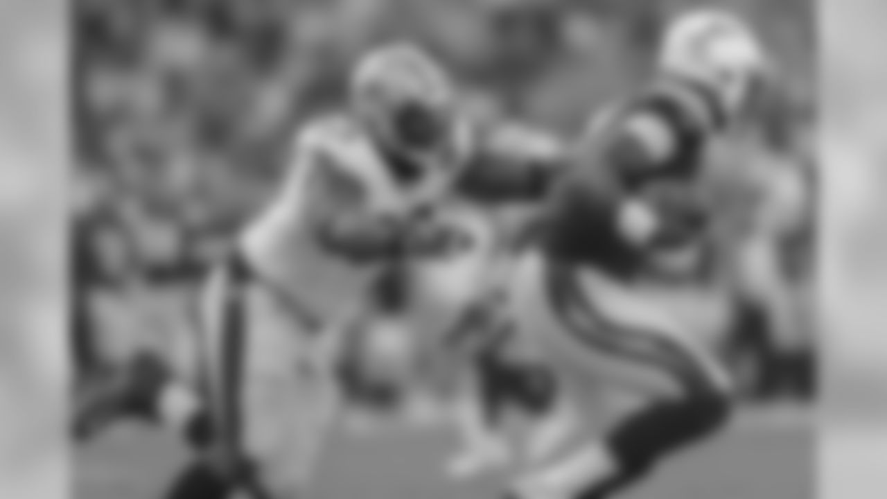 Gallery-saints-chargers-psgame3-2560x1440-2583