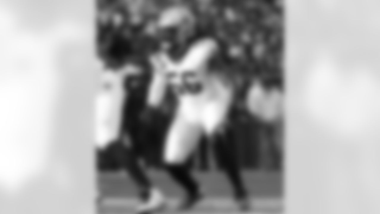 Check out the game action from the New Orleans Saints win against the Philadelphia Eagles in Week 17 of the 2022 NFL season.
