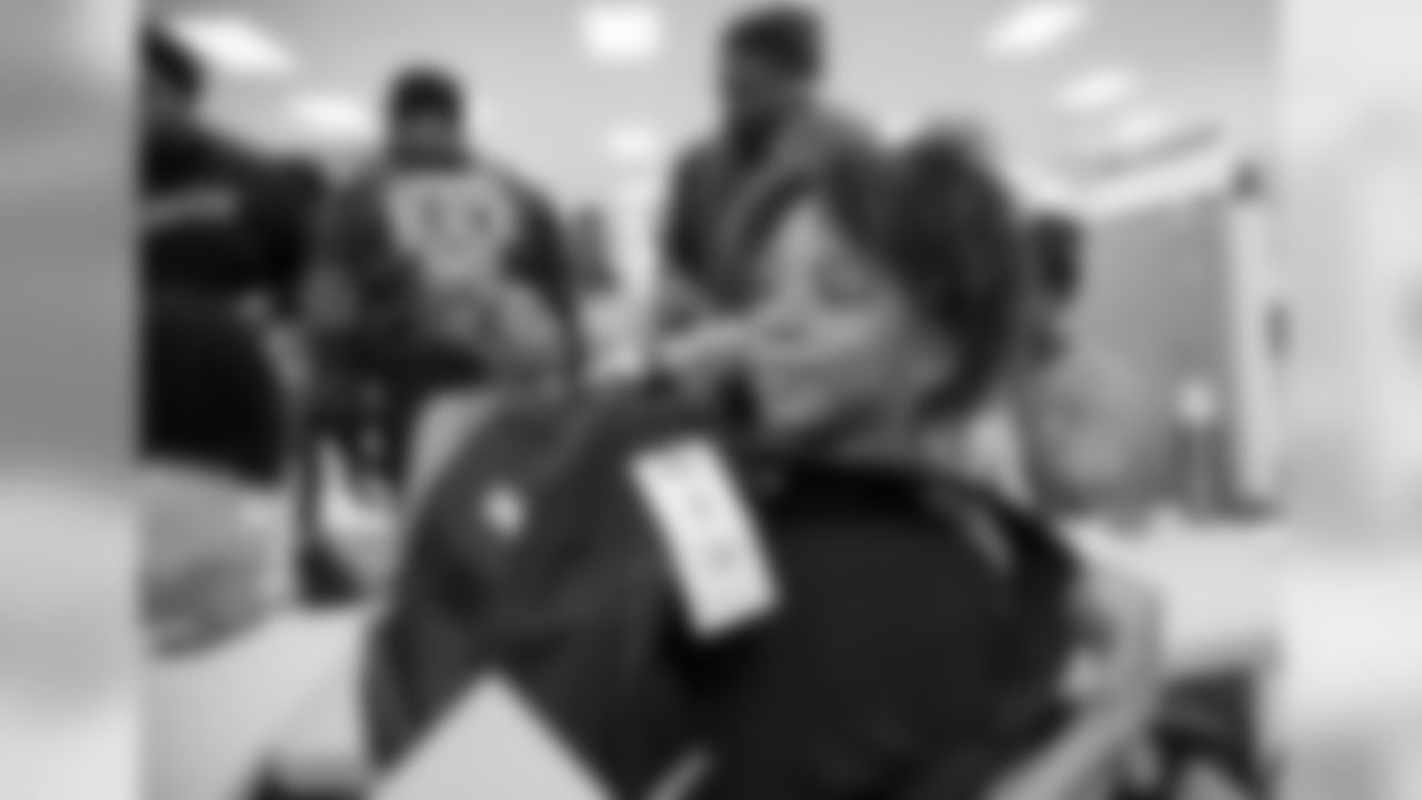 Gallery_BackPackGiveAway_CamJordan_TArmstead_08201910