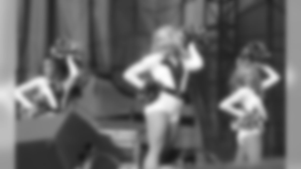 Gallery-Champion-Square-Gameday-2560x1440-20190807_0240