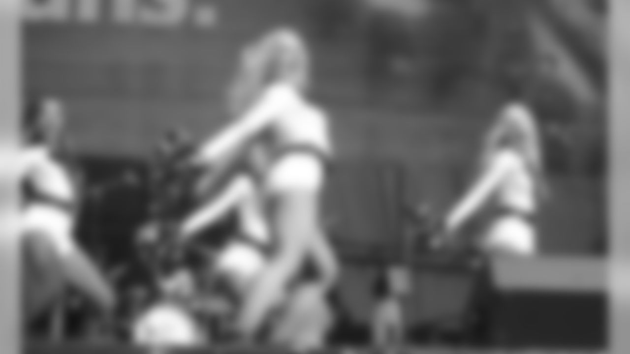 Gallery-Champion-Square-Gameday-2560x1440-20190807_0201
