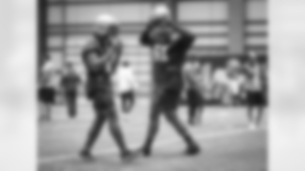 New Orleans Saints running back Alvin Kamara and offensive lineman Cesar Ruiz participate in Day 3 of 2022 Minicamp at the Ochsner Sports Performance Center on Thursday, June 16, 2022.