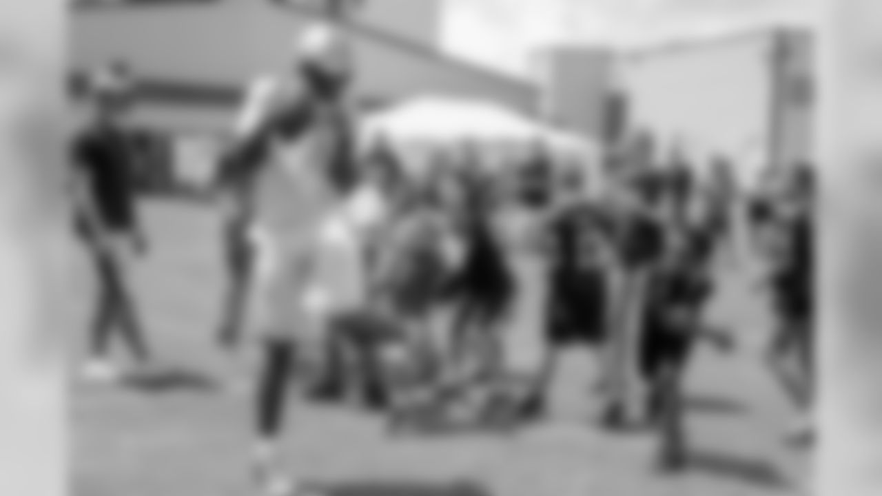 Gallery_TrainingCamp_QBChallenge_08031970