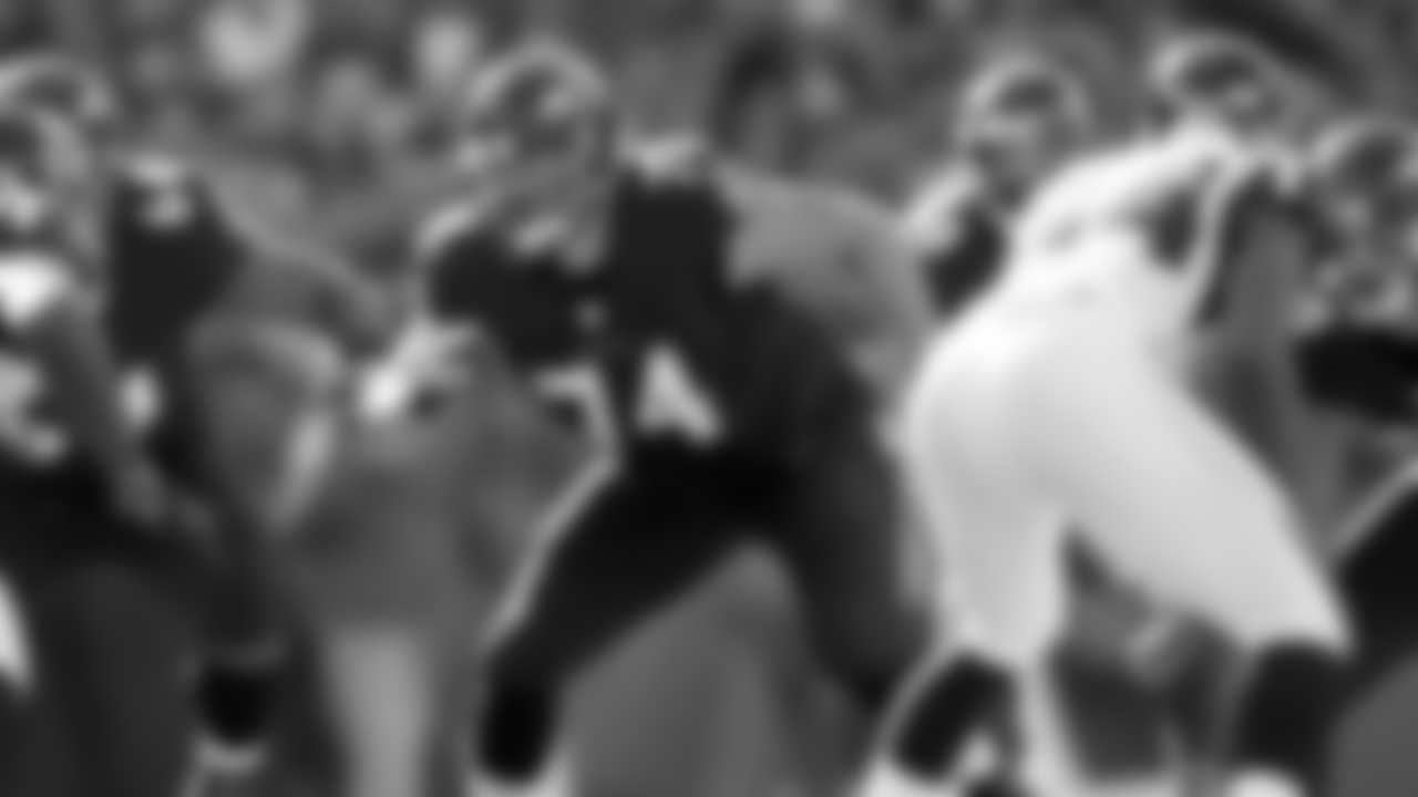 Take a look at the newest addition to the New Orleans Saints roster, offensive linemen James Hurst.