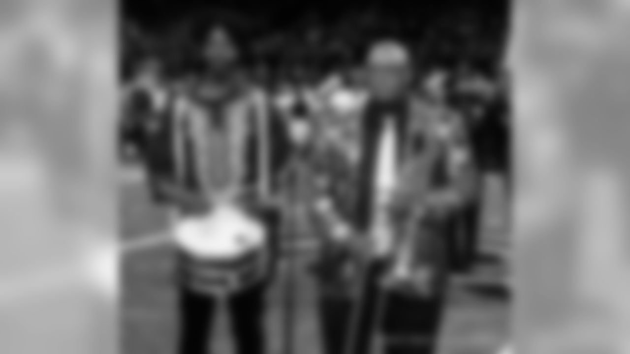 Saints 20 - Eagles 14 (W)
Divisional Game
Michael C. Hebert