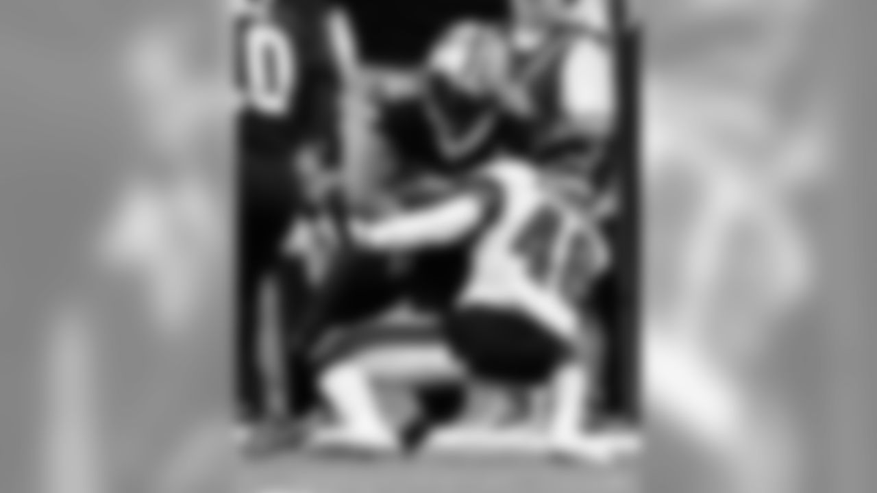 Saints 20 - Eagles 14 (W)
Divisional Game
Michael C. Hebert